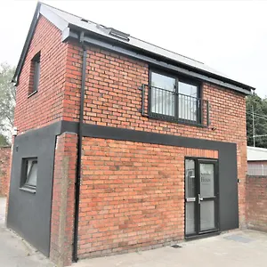 Apartment The Coach House - Free Private Parking - By Promise