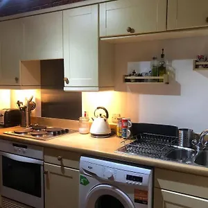 Apartment Waterfront Apartment With 2 Free Parking Spaces Nr Cardiff Bay